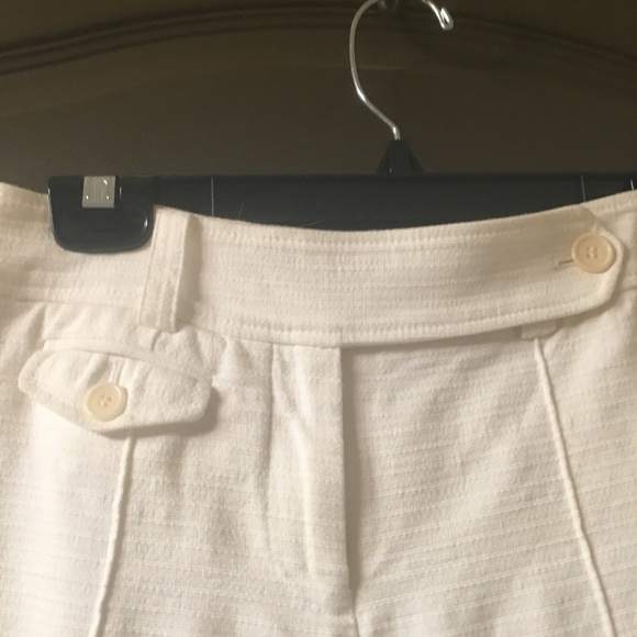 Ann Taylor Capris pants in cream - Picture 3 of 5